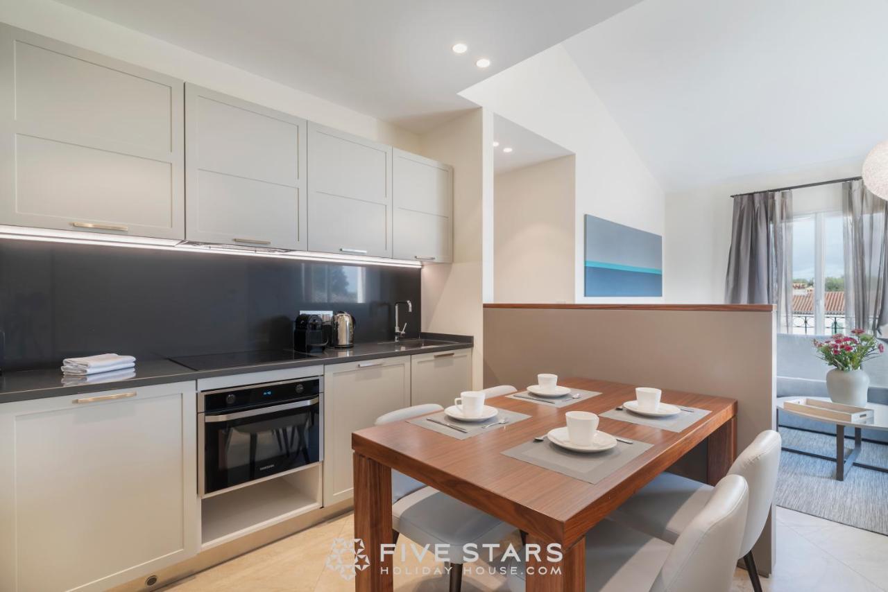 Villa Artemys - Five Stars Holiday House แซงต์-ฌอง-กัป-เฟราต์ ภายนอก รูปภาพ